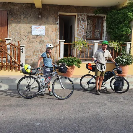 Al Pez Exclusive Bed and Breakfast Όλμπια